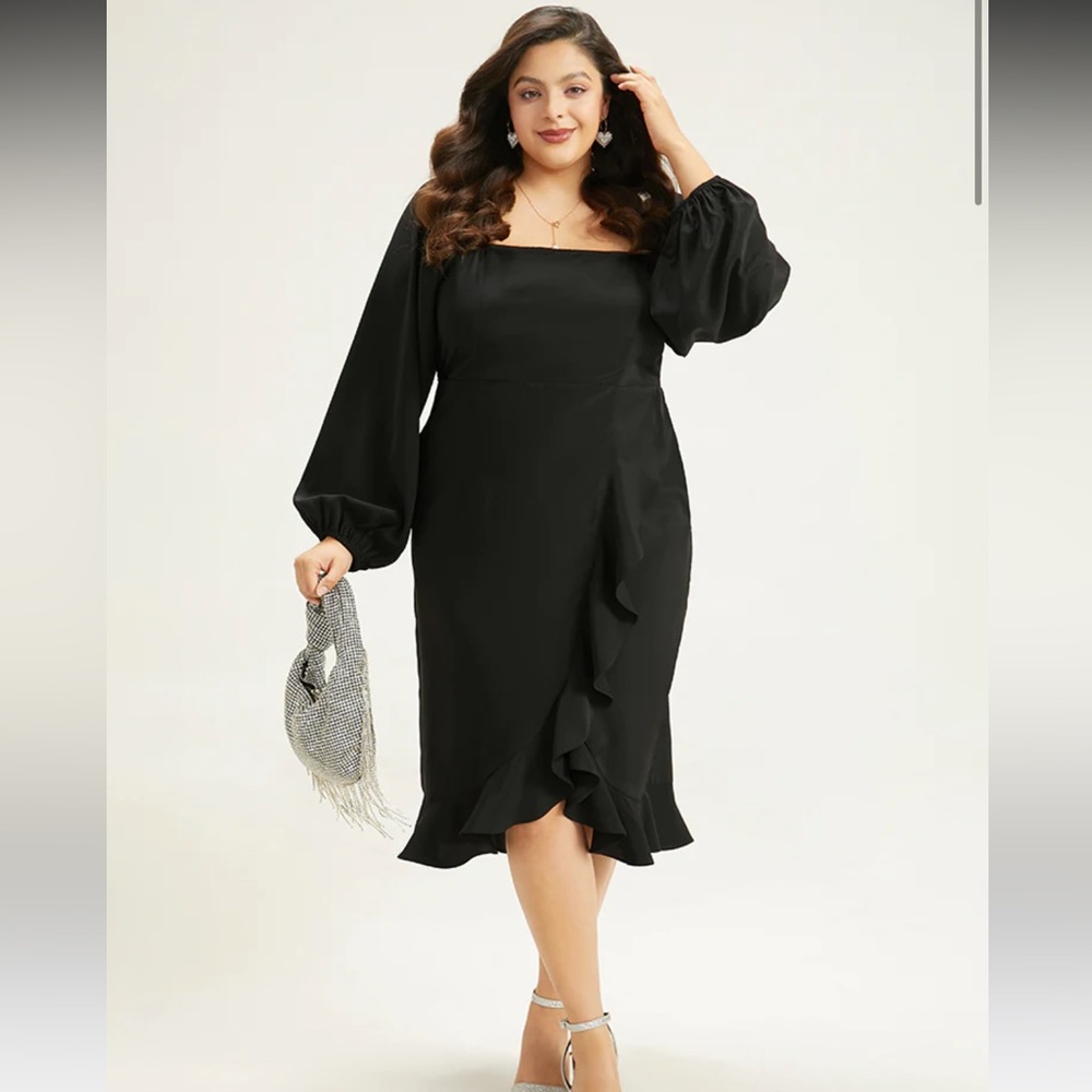 NWT BLOOMCHIC SIZE 22/24 Square Neck Ruffle Trim Wrap Hem